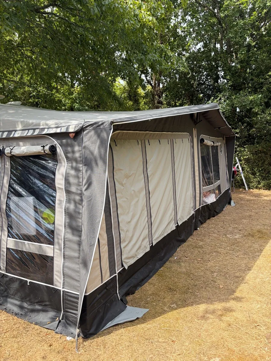 Isabelle awning + carpet - Image 2