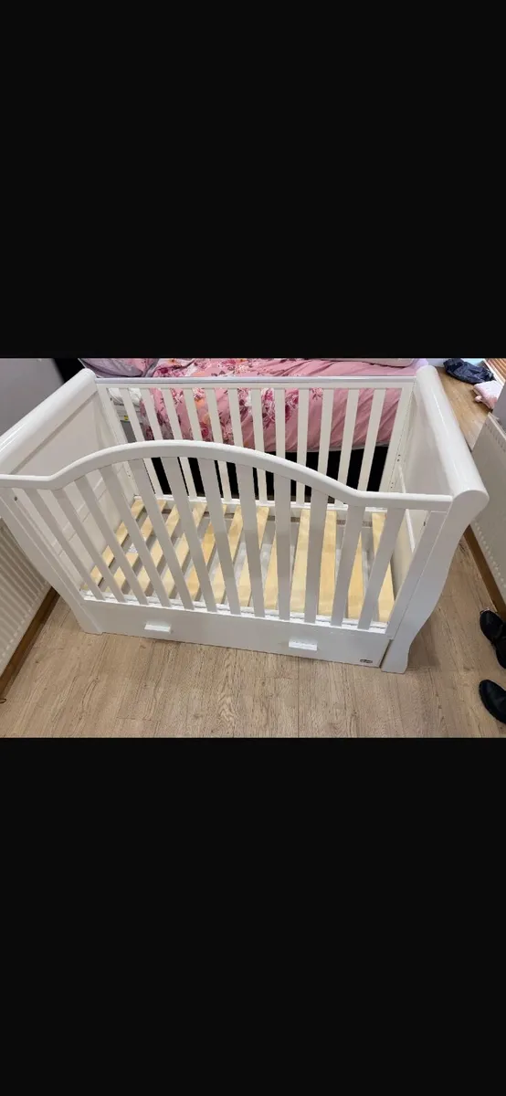Sleigh cot bed - Image 1