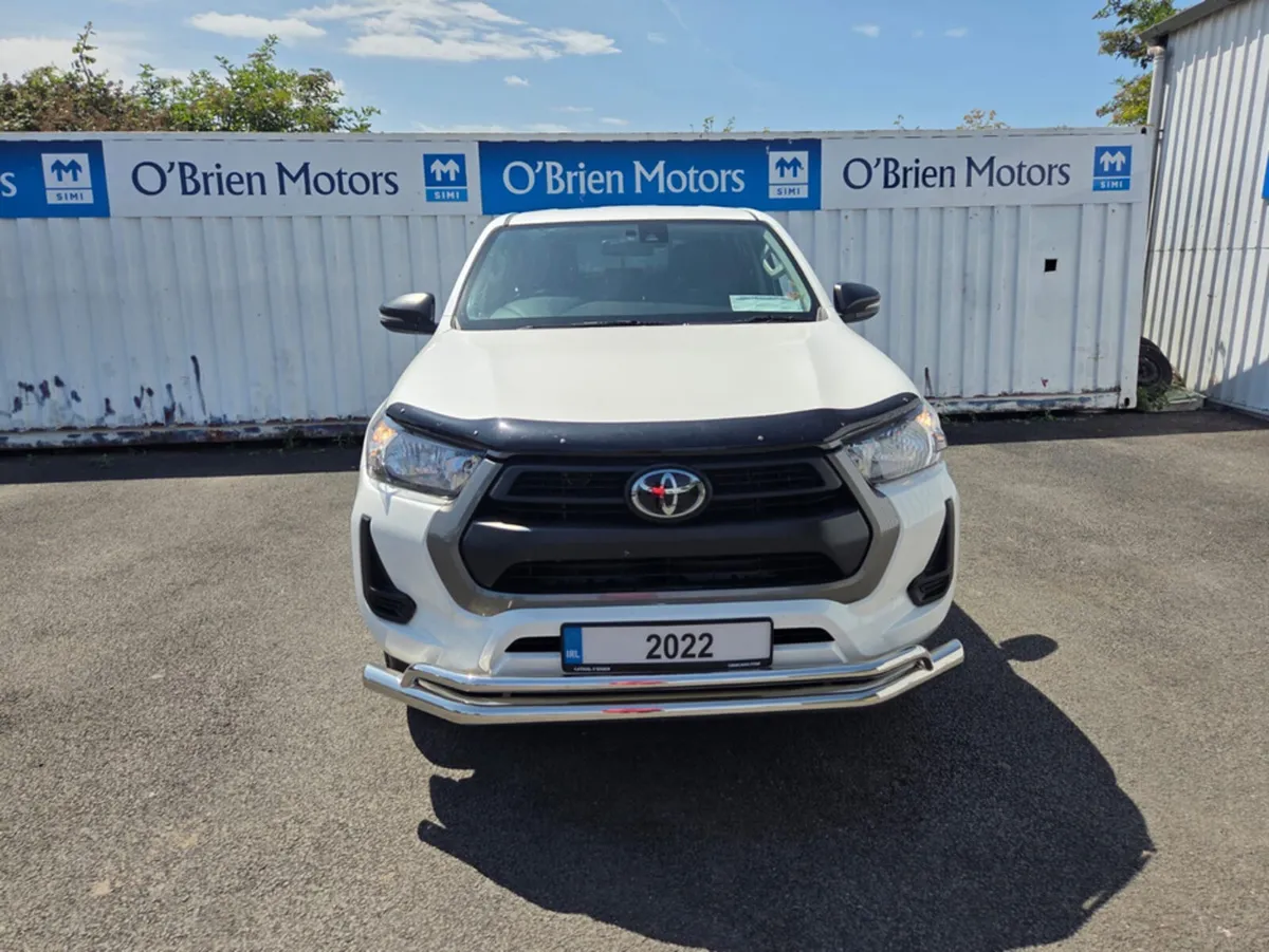 Toyota Hilux ACTIVE PLUS D-4D 4WD DCB - Image 2