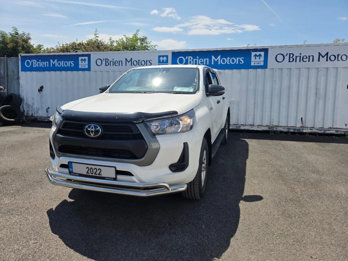 Toyota Hilux ACTIVE PLUS D-4D 4WD DCB - Image 3