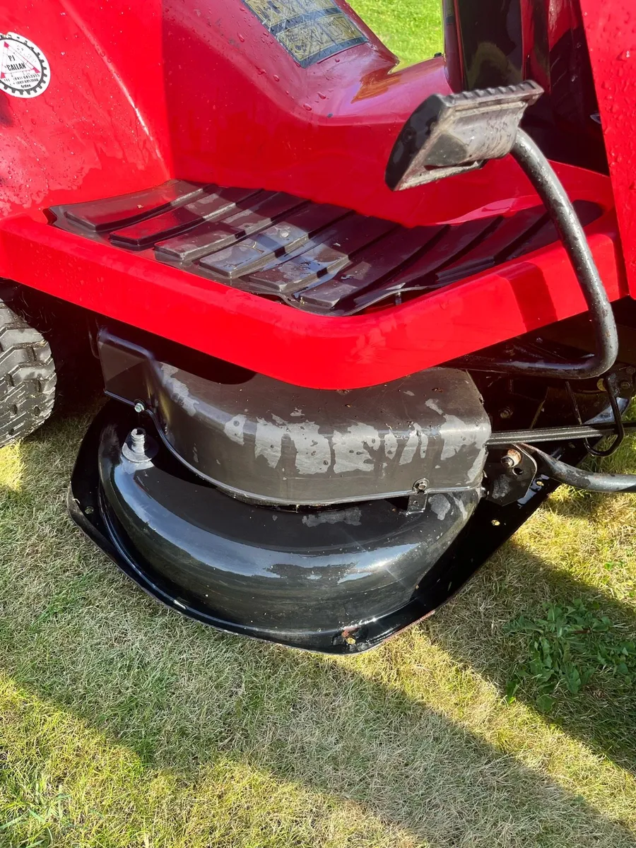 Ride on lawnmower - Image 2