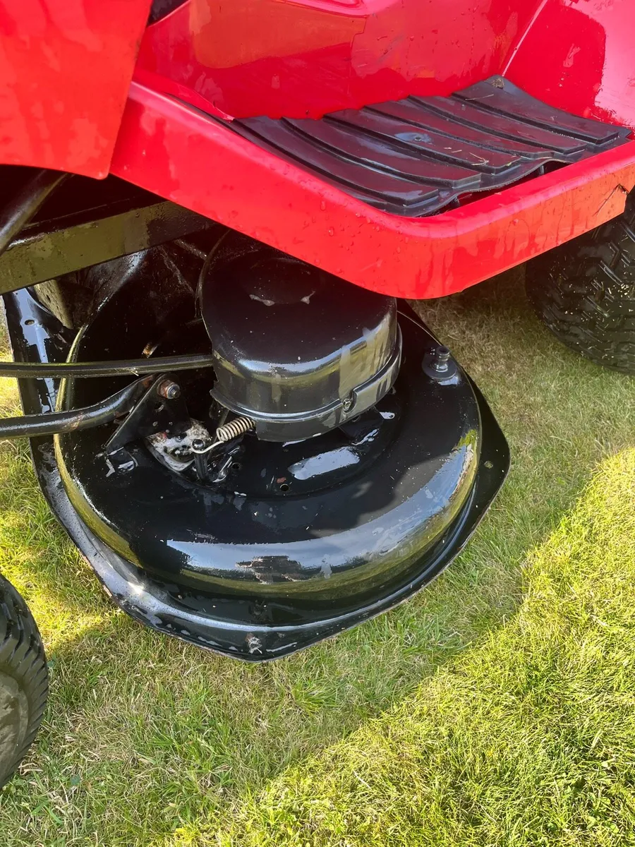 Ride on lawnmower - Image 3