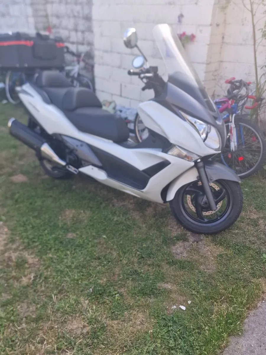 Honda silver wing 400cc - Image 1