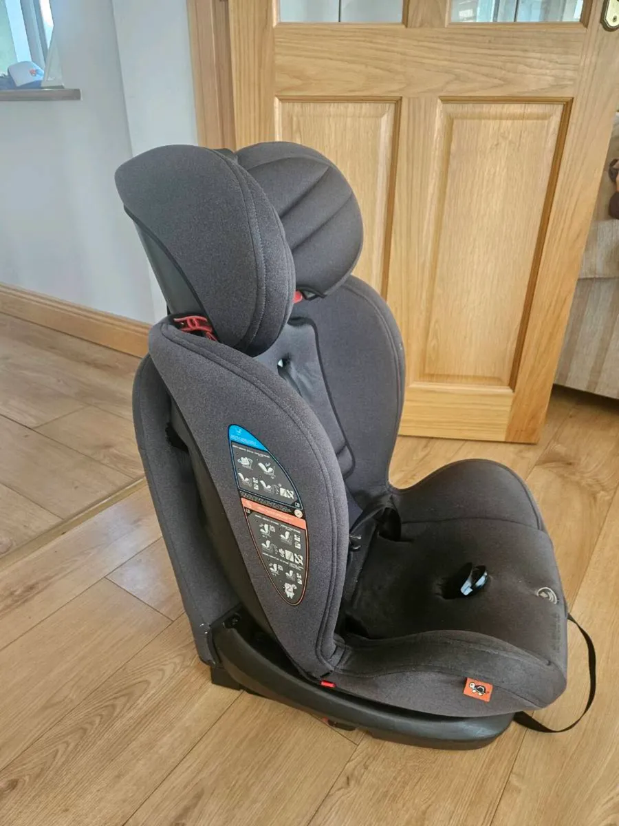 Car seat - Image 1