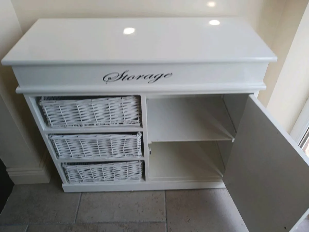 Bathroom press - Image 2
