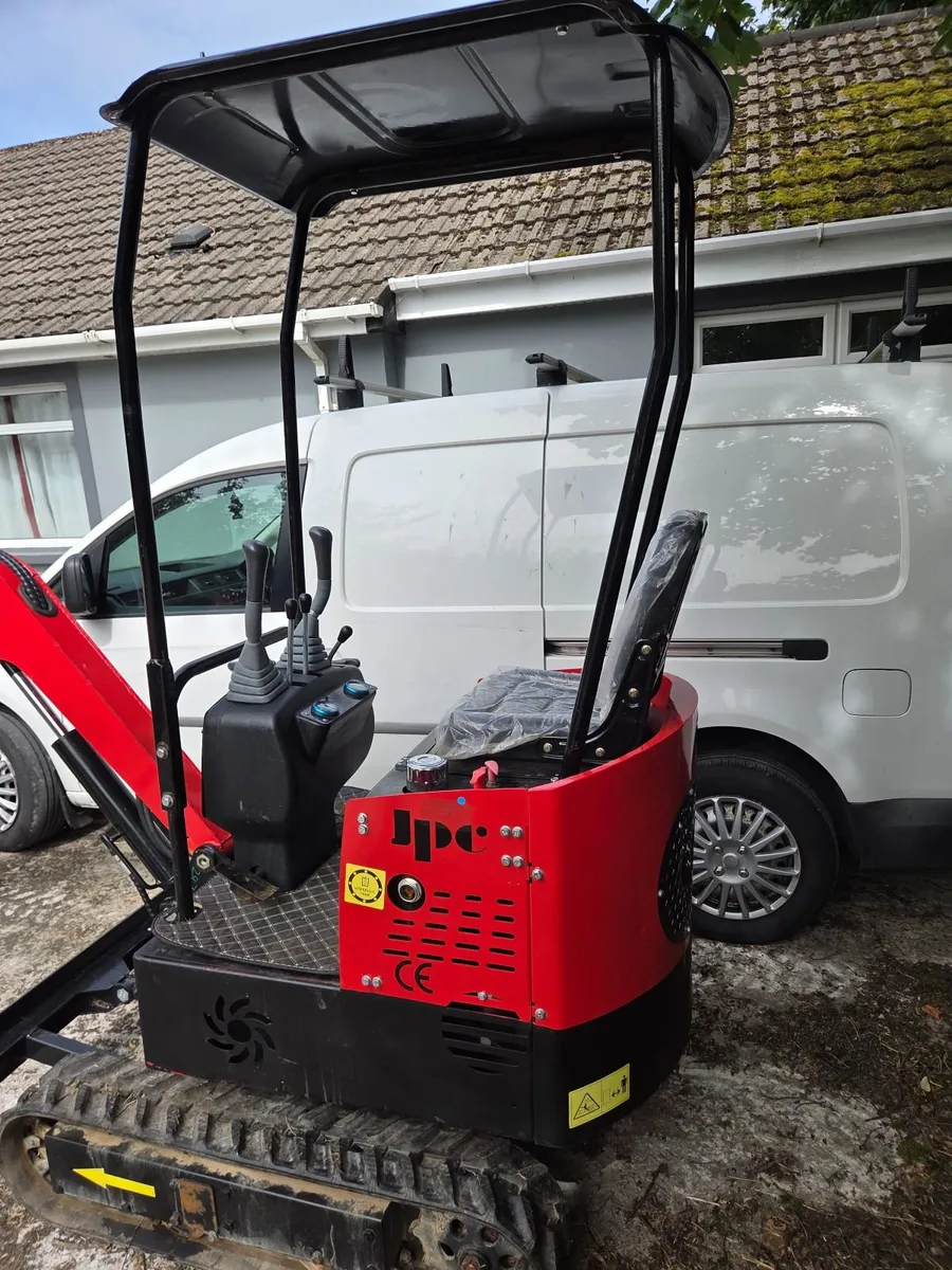 2025 JPC HT12 Mini Digger/Excavator - Image 4