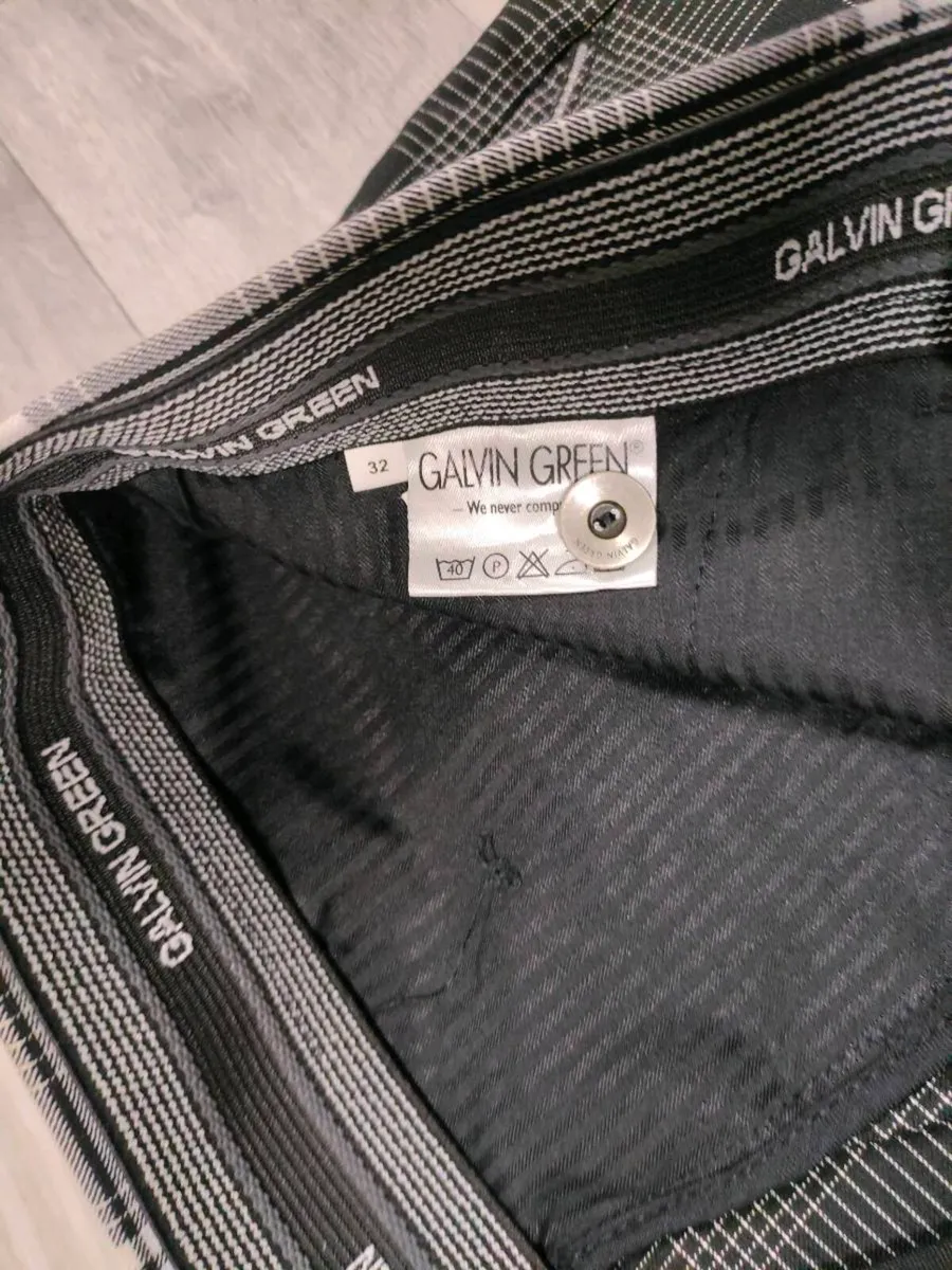Galvin Green Golf Check Shorts Mens Small W32 - Image 3