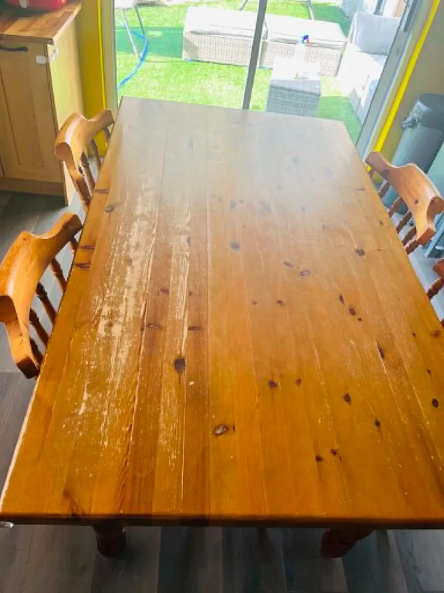 Pine kitchen table and 6 chairs - Image 2
