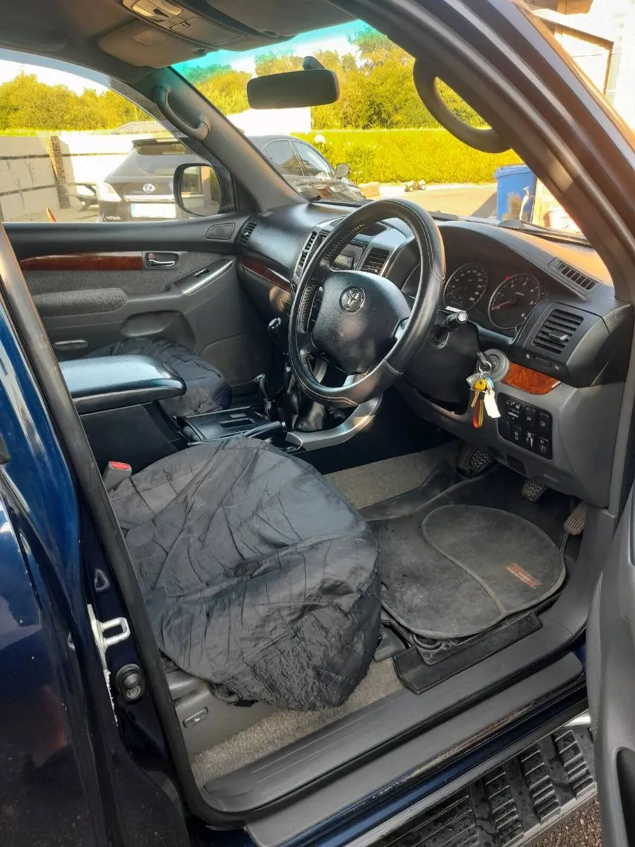 Toyota landcruiser - Image 4