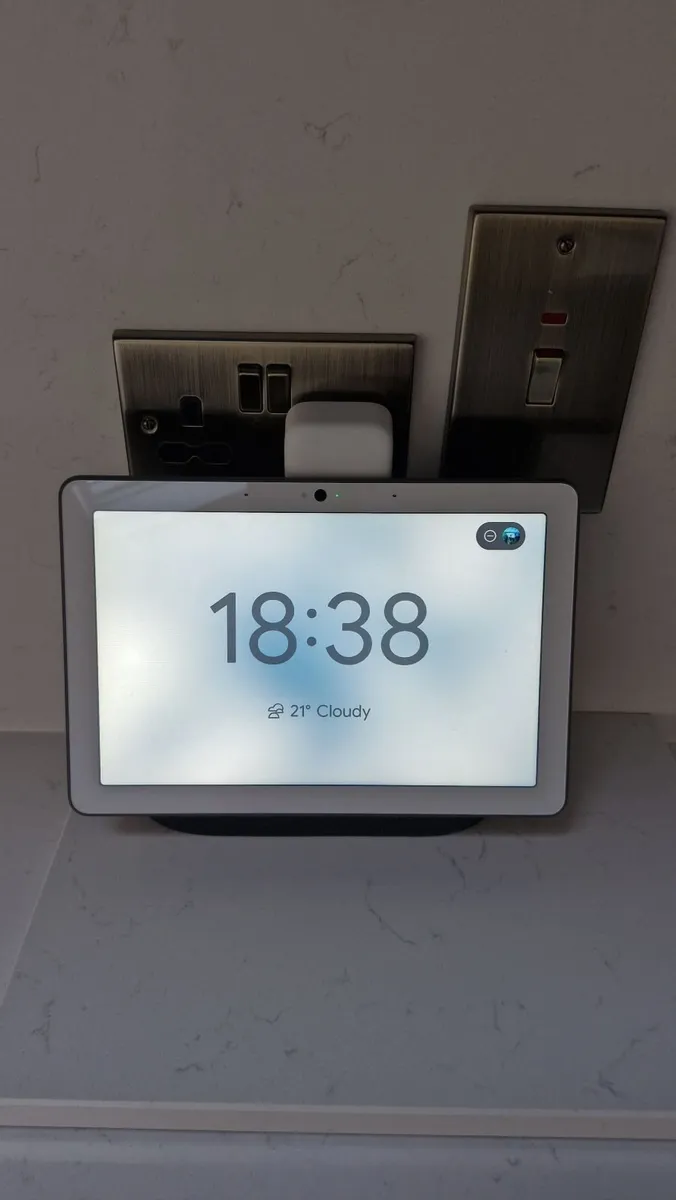 Google Nest Hub Max Charcoal - Image 1