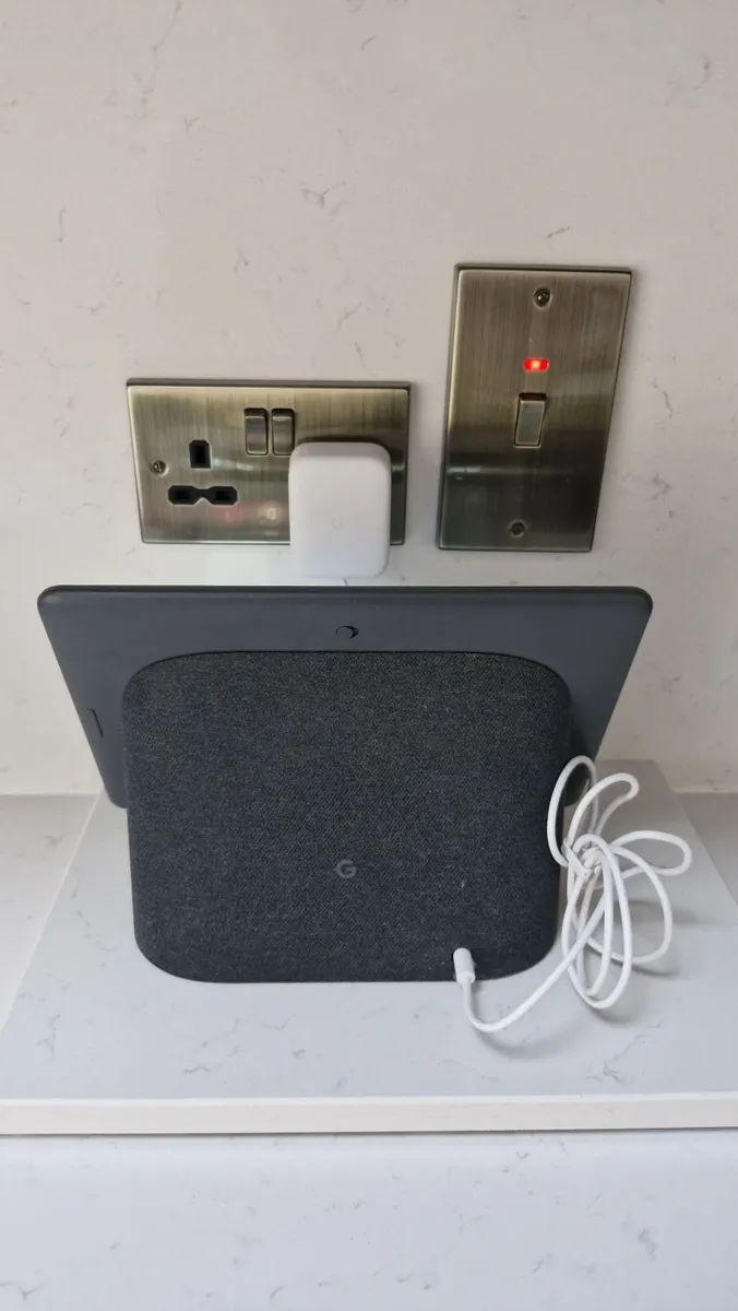 Google Nest Hub Max Charcoal - Image 2