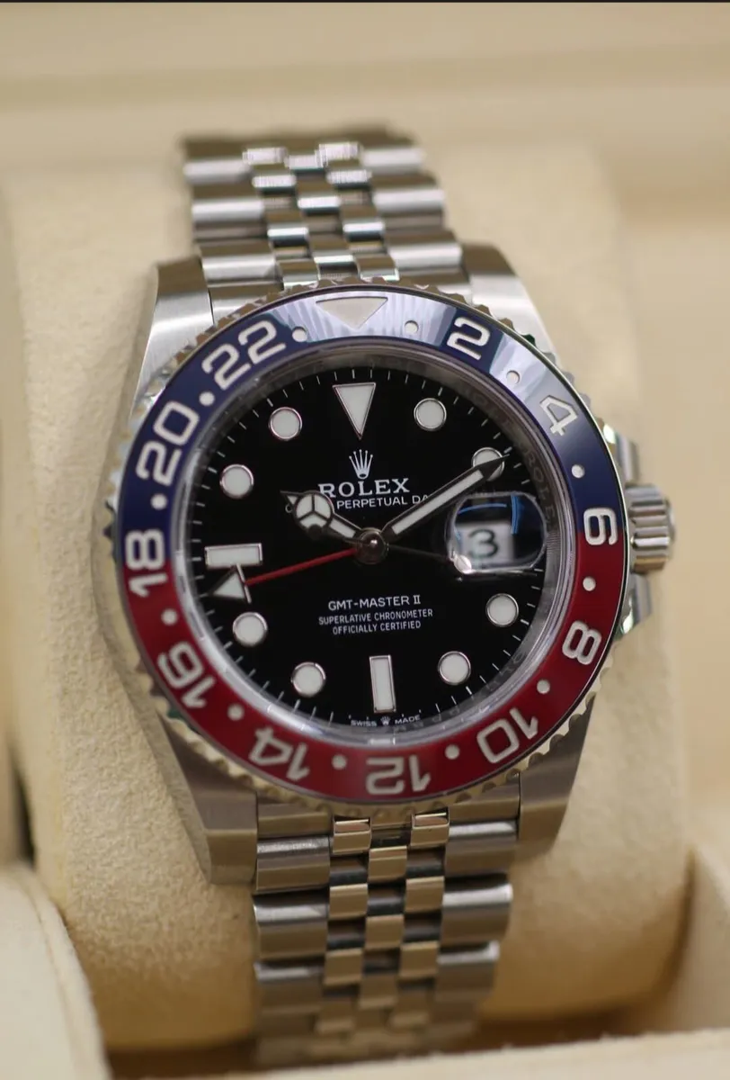 Rolex GMT Master II Pepsi - Image 4