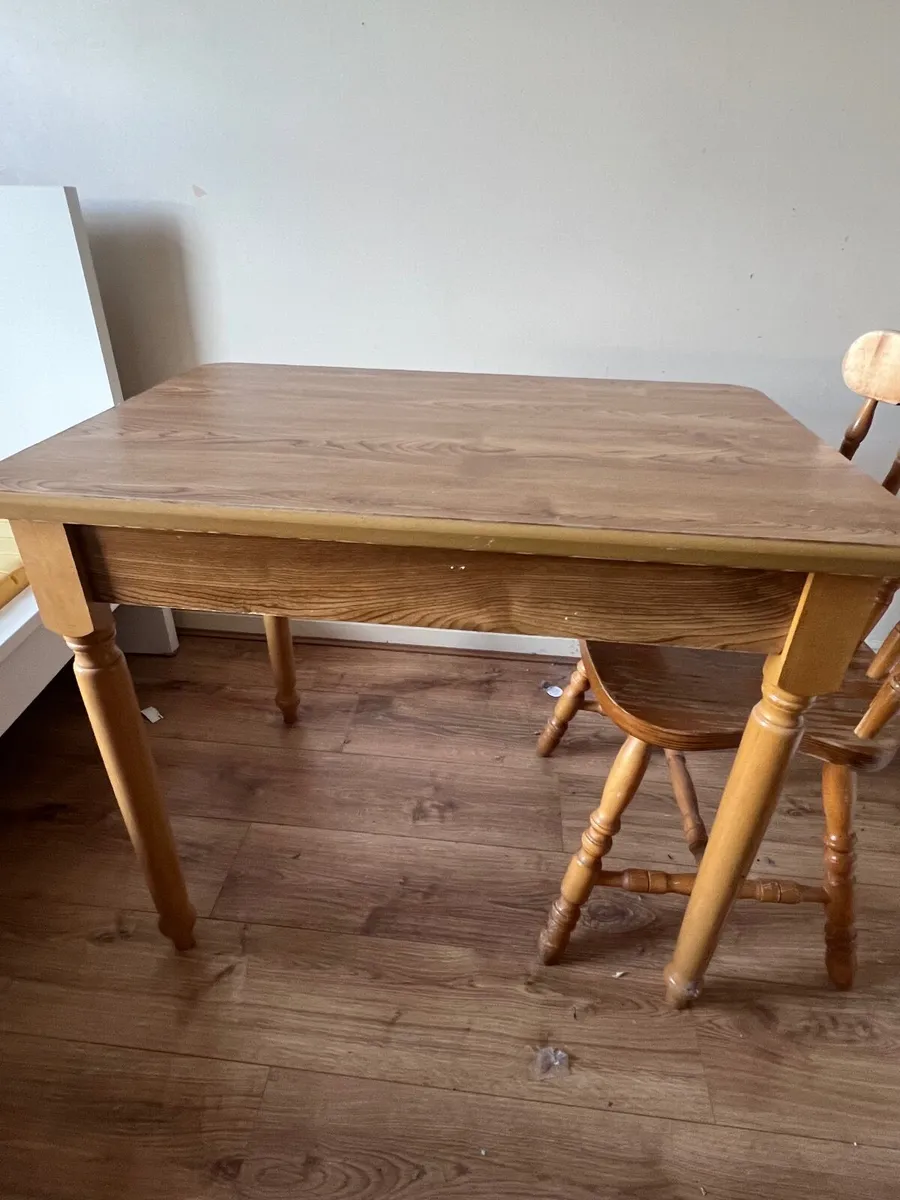 Table with 2 chairs - Image 3