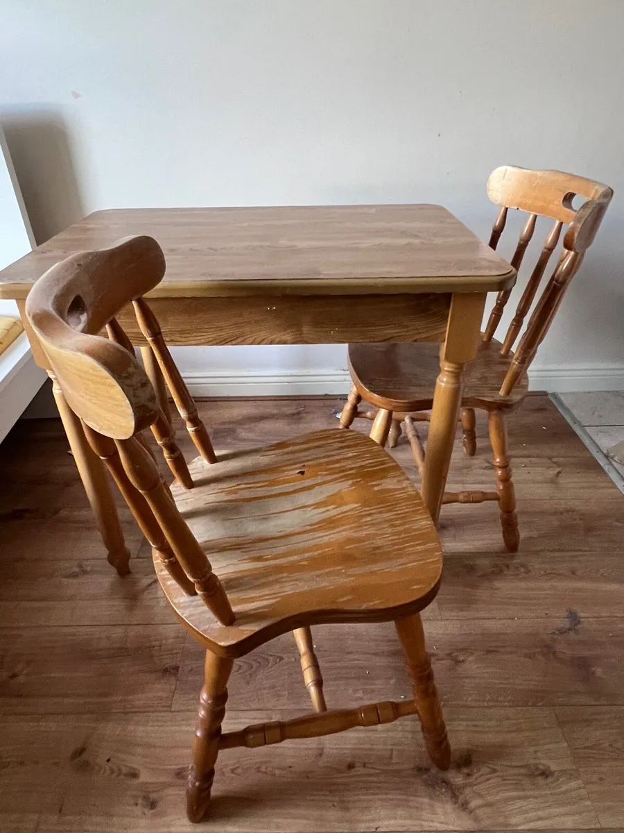 Table with 2 chairs - Image 4