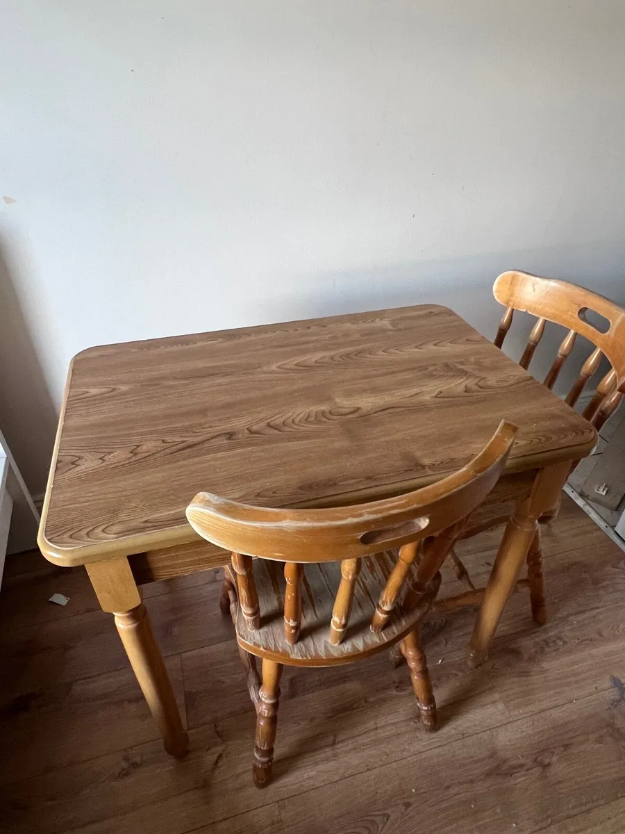 Table with 2 chairs - Image 2