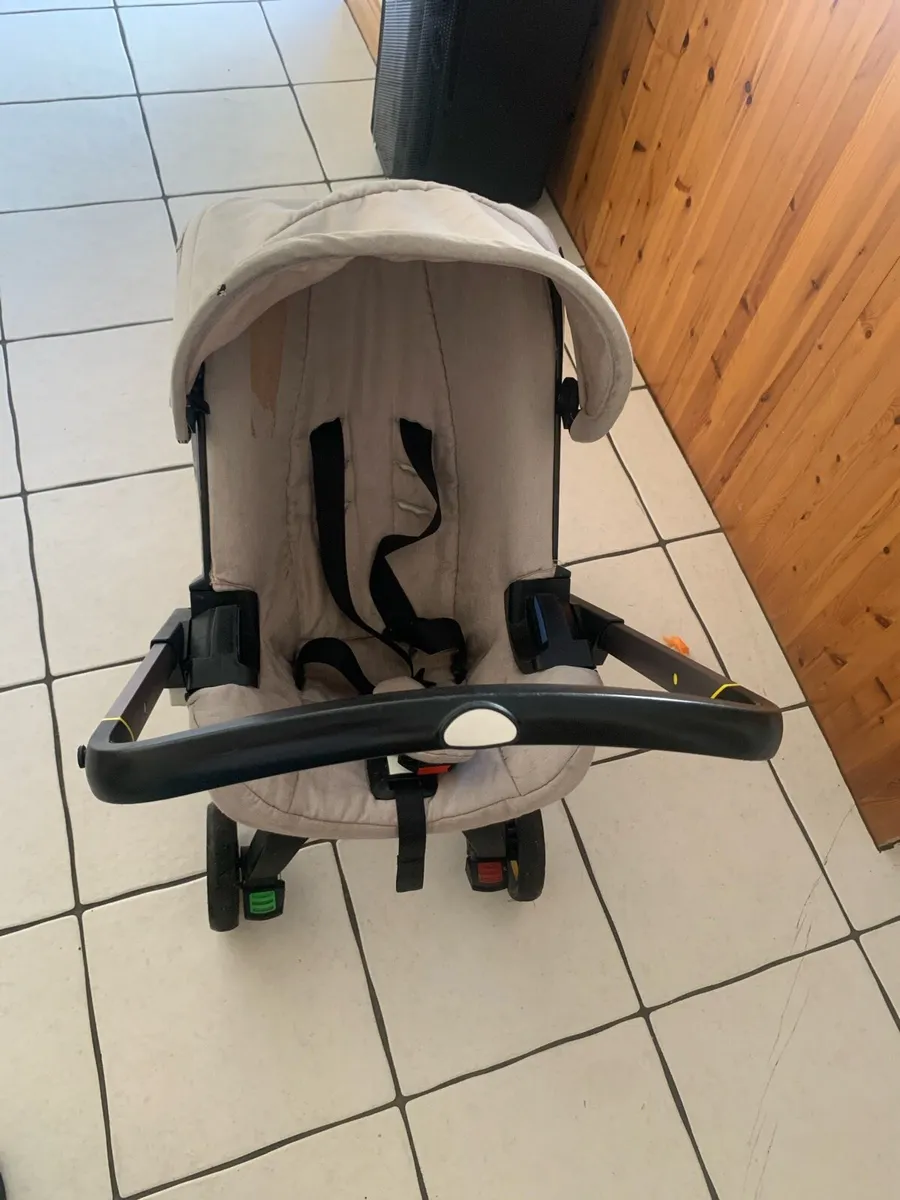 Car seat stroller - Image 1