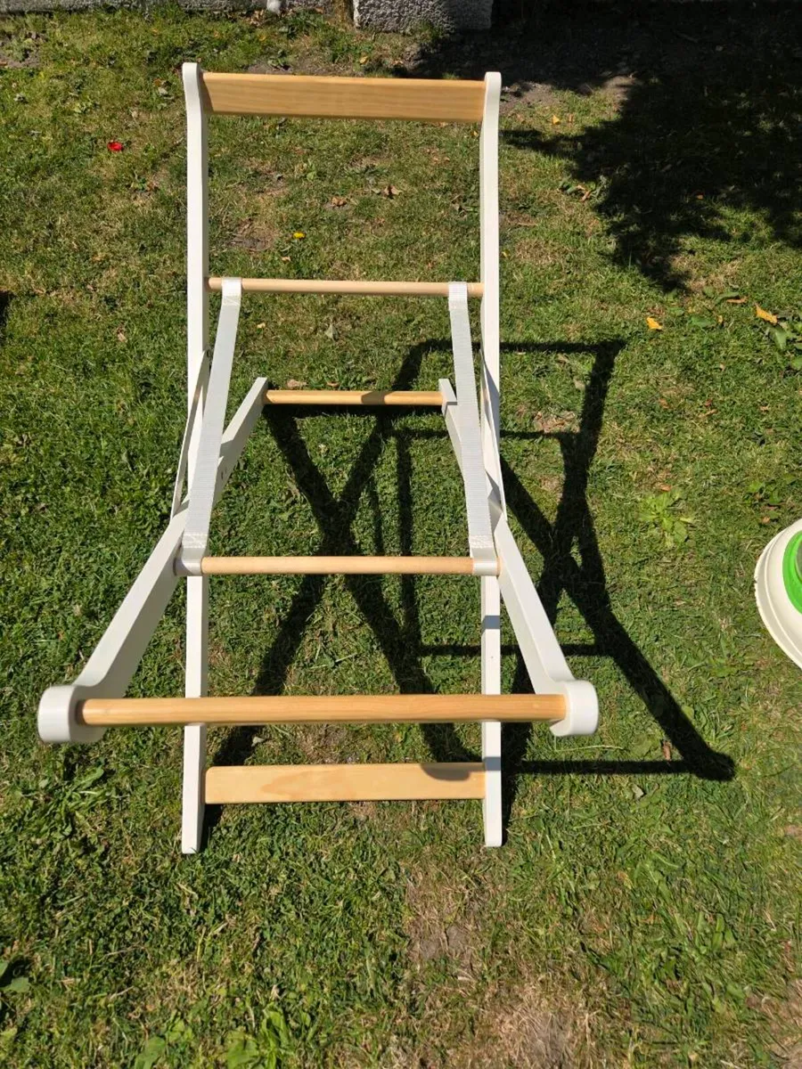 Moses basket stand