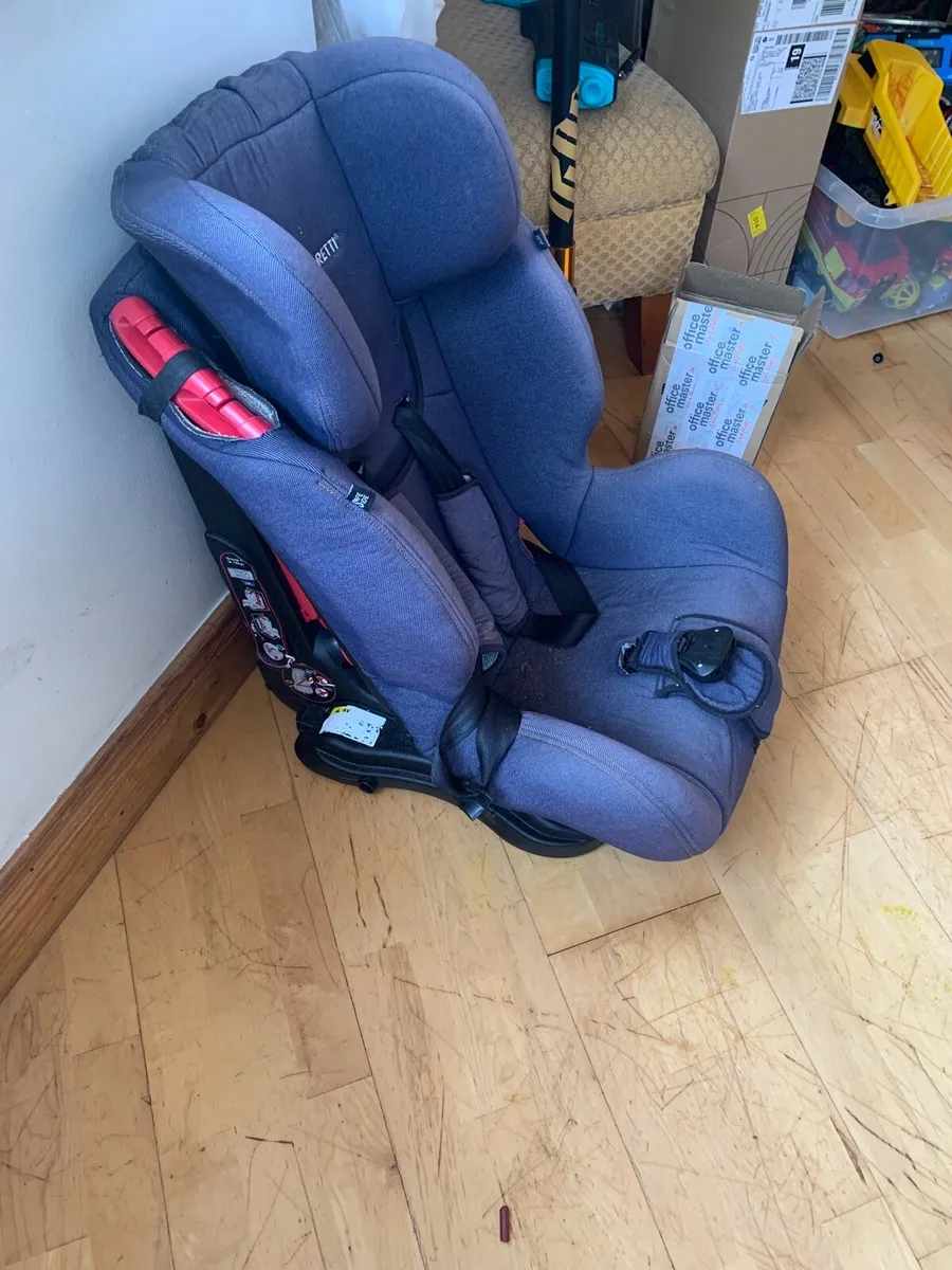 Car seat - Image 1