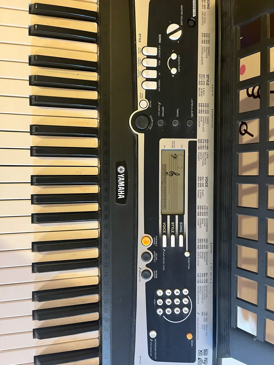 Yamaha Keyboard - Image 3