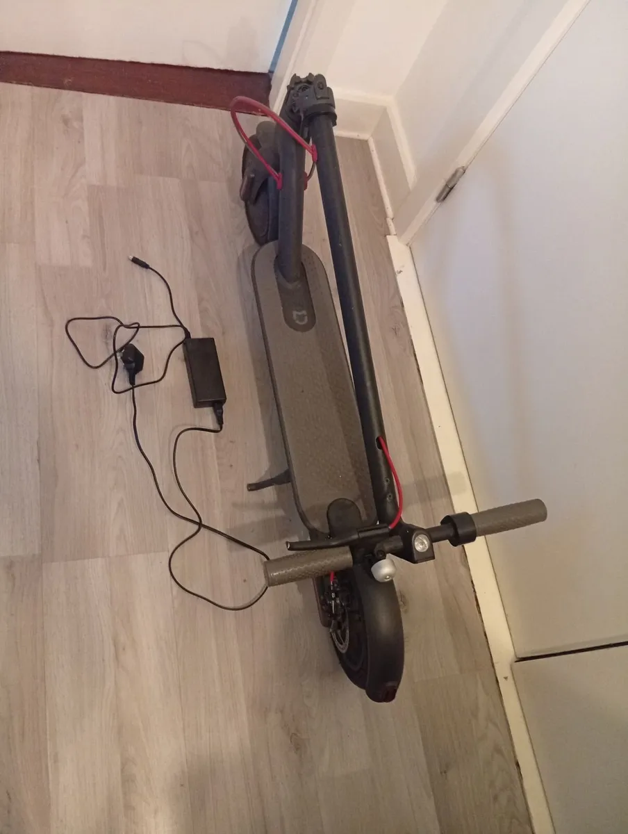 Electric Scooter Xiaomi M365 for parts/repair - Image 2