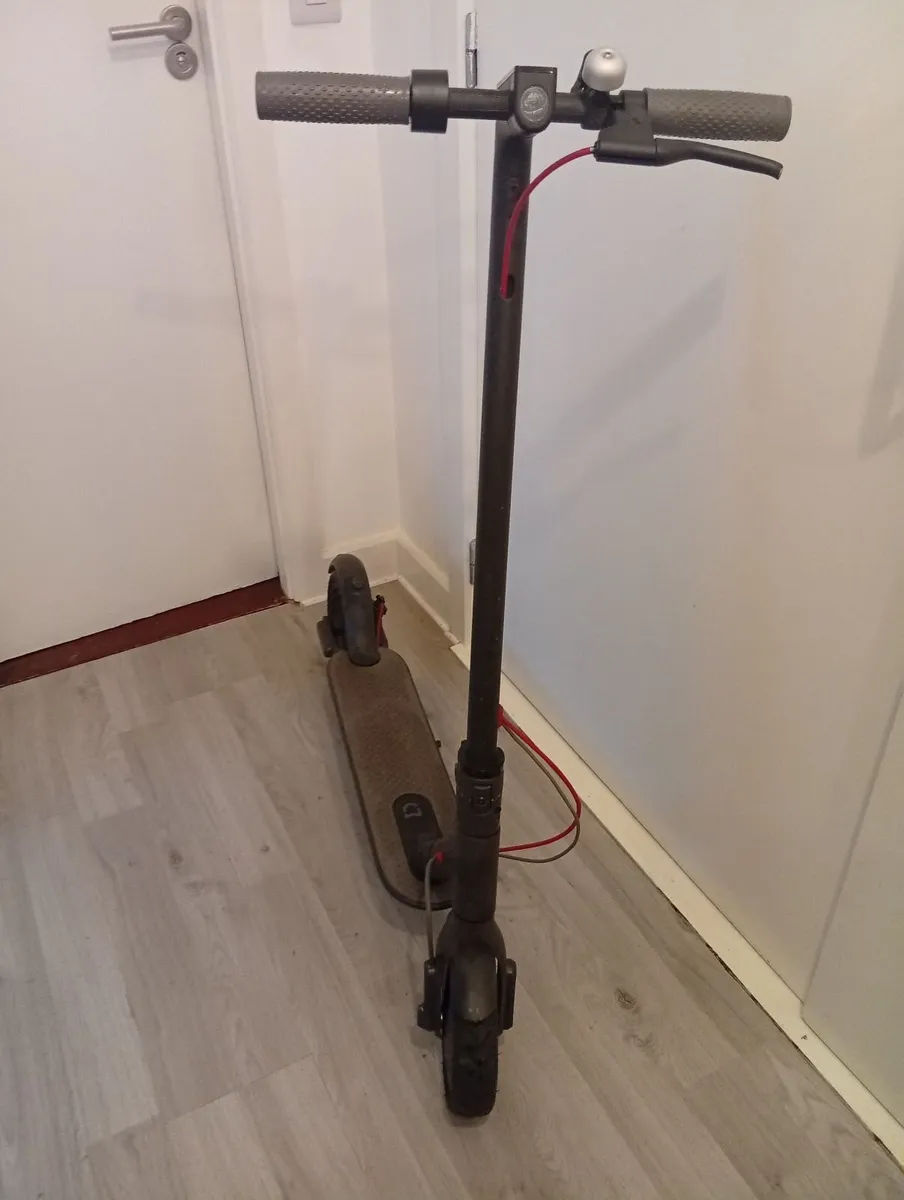 Electric Scooter Xiaomi M365 for parts/repair - Image 3