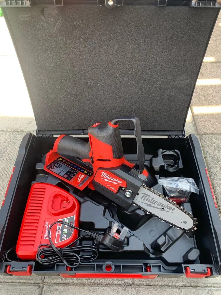 Battery chainsaw - Image 1