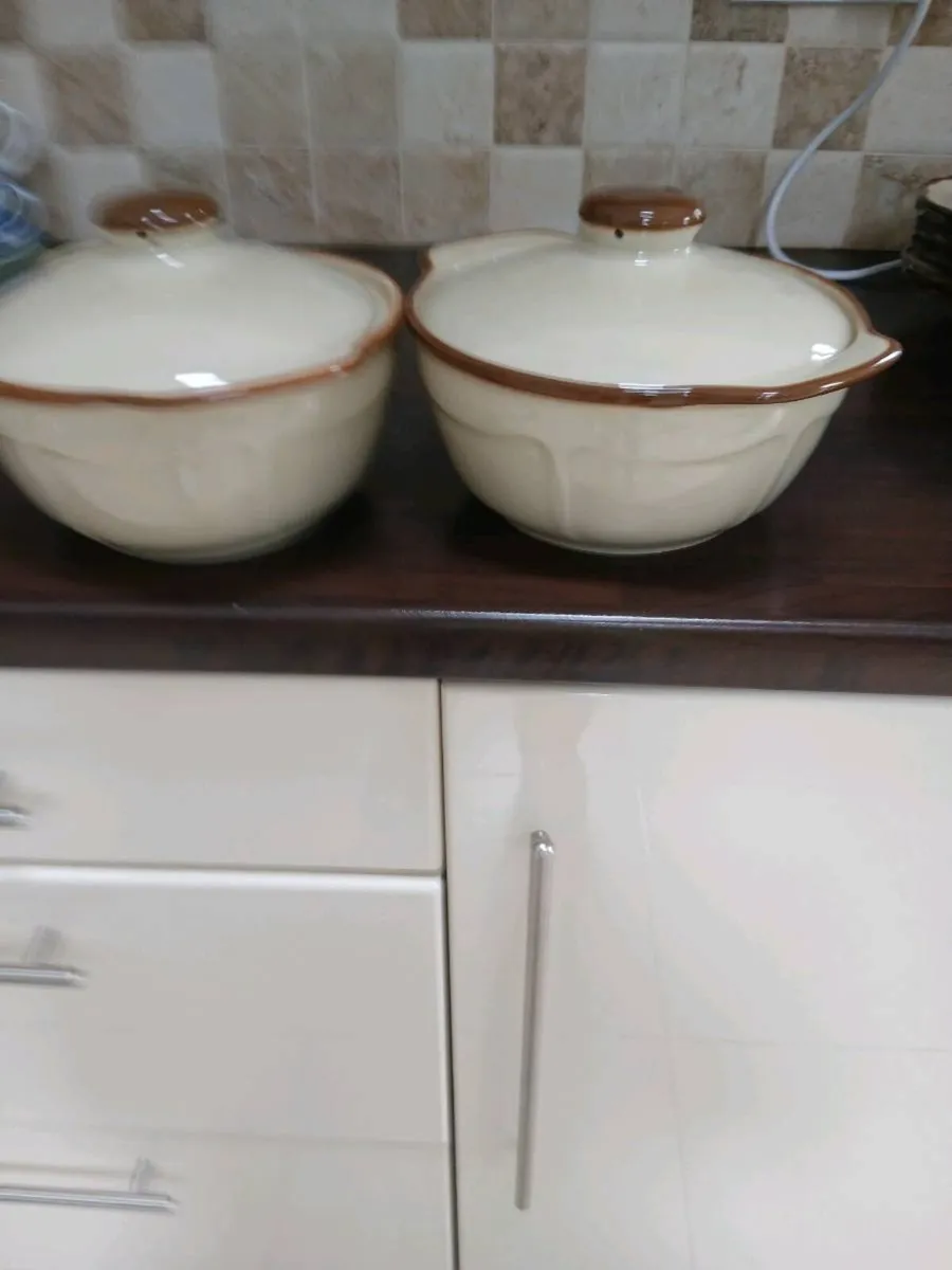 44 DINNER / TEA SET NEW - Image 1