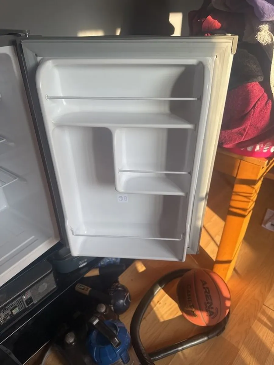 logik mini fridge - Image 3
