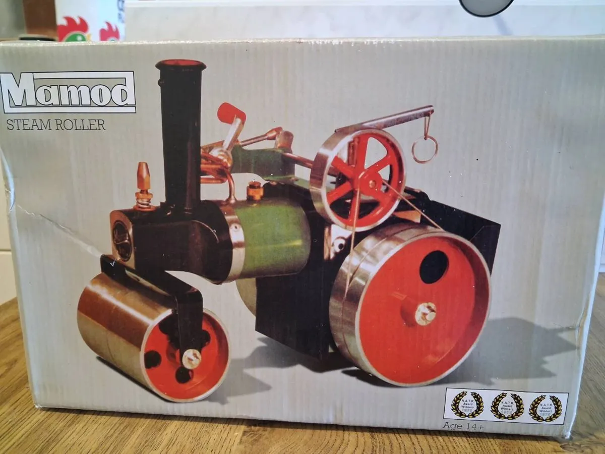 Steam roller - Image 1