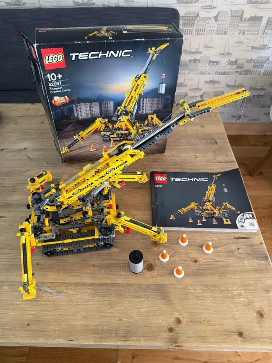 Lego 42097 Compact Crawler Crane - Retired Product - Image 1