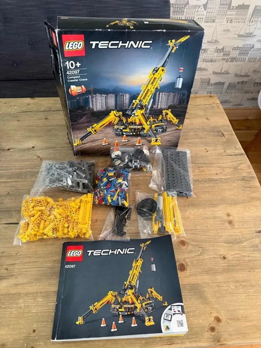 Lego 42097 Compact Crawler Crane - Retired Product - Image 2