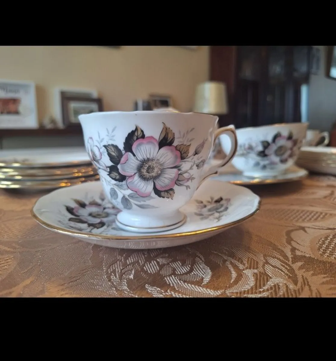 Crown Royal Bone China tea set - Image 4
