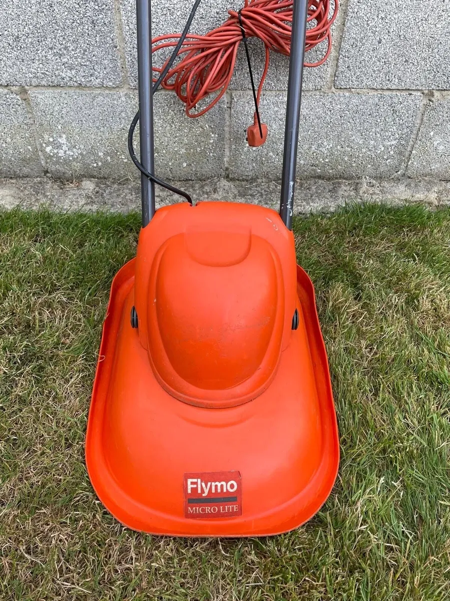 2x Garden Lawnmowers (Qualcast Panther & Flymo Hov - Image 1