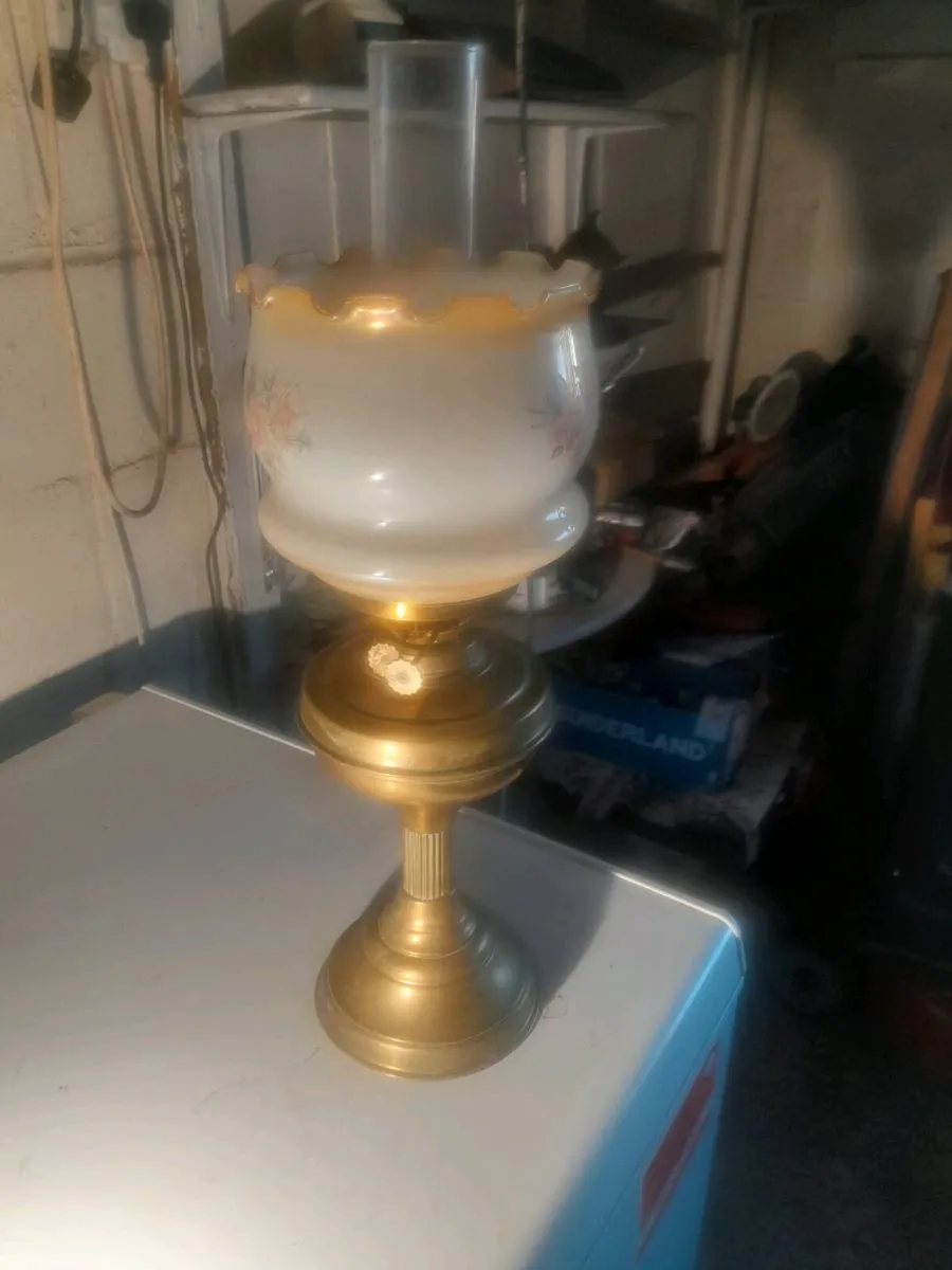 Vintage  brass oil lamp - Image 1