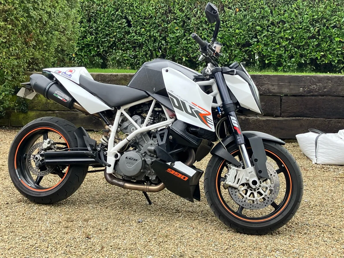 KTM 990 Superduke R - Image 2