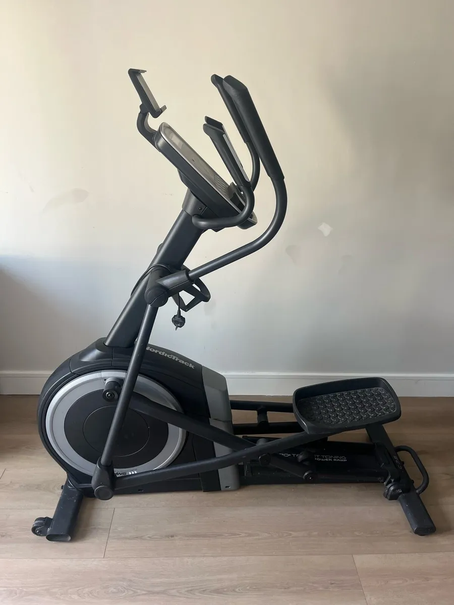 Cross Trainer-Elliptical - Image 1