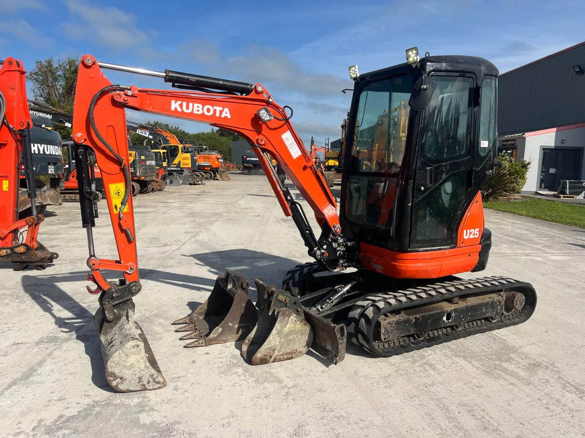 2013 Kubota U25-3 - Image 2