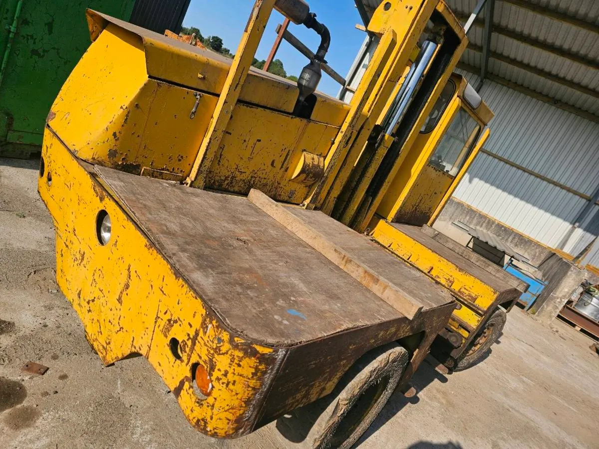Side loader - Image 1