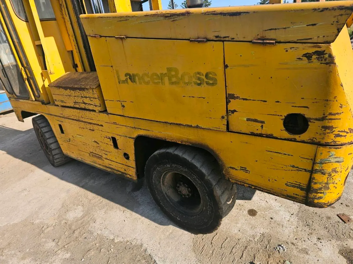 Side loader - Image 3