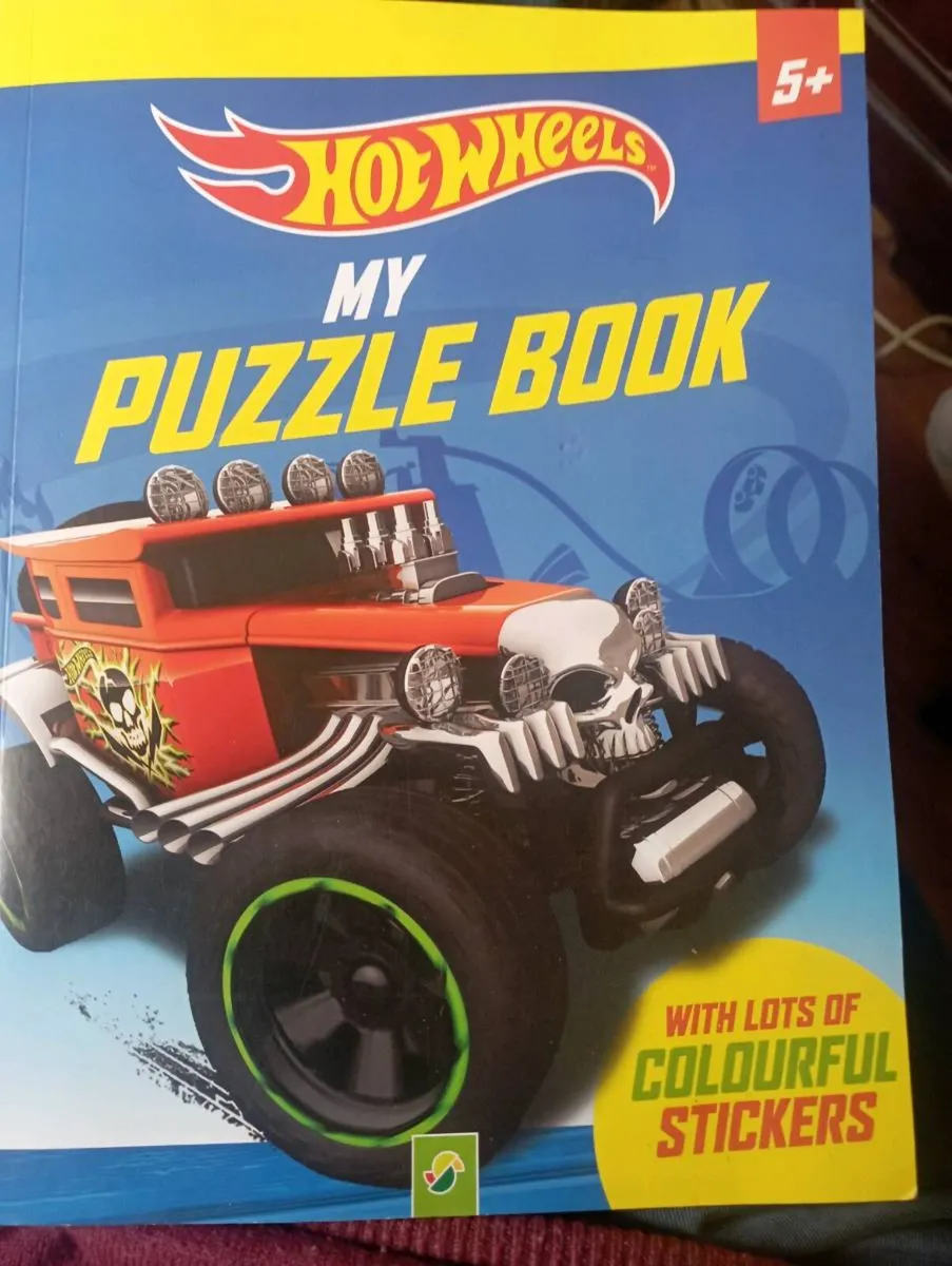 HOT  WHEELES  MY PUZZLE BOOK  LOTS OF FUN - Image 1