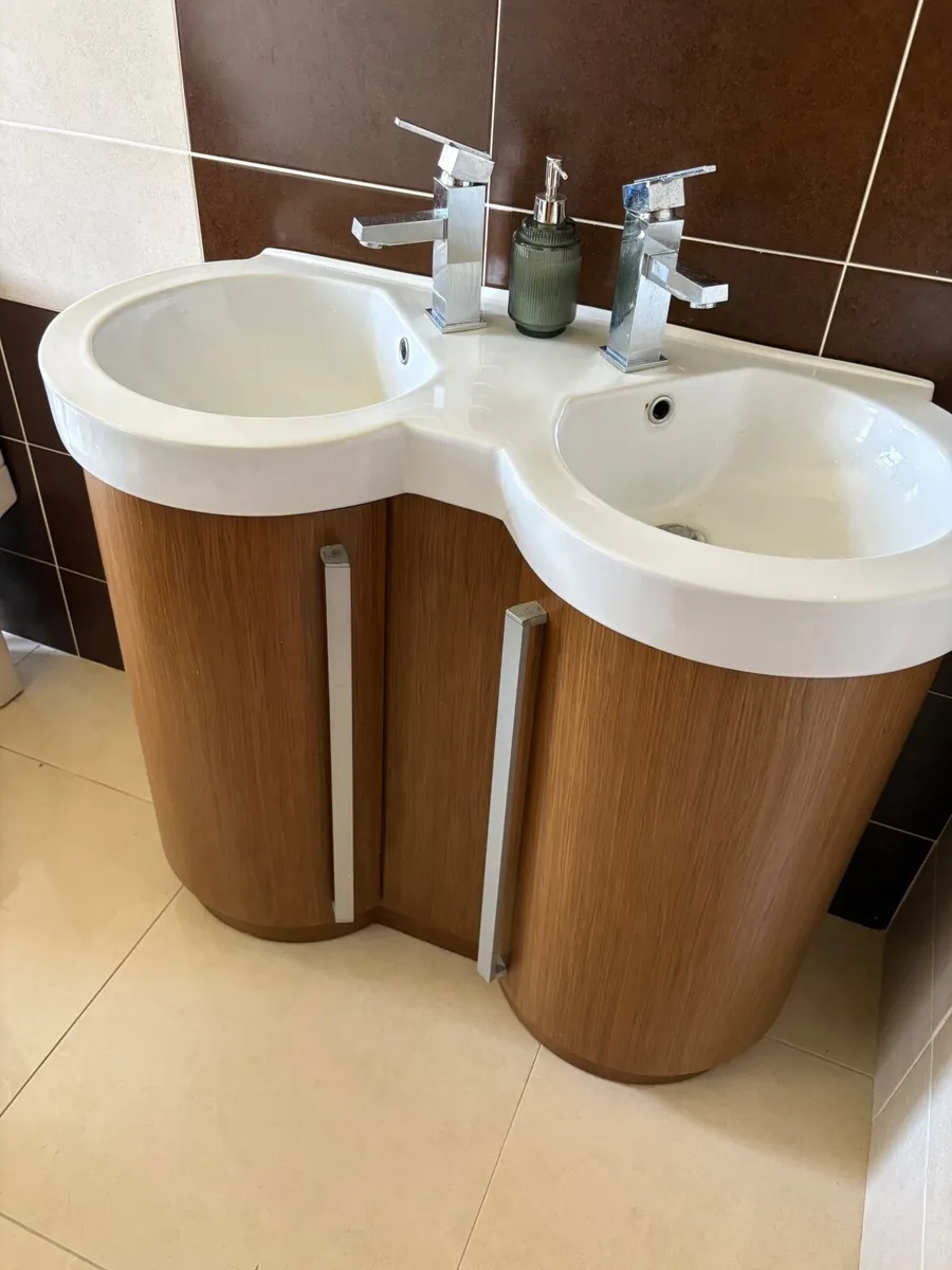 Sink unit - Image 1