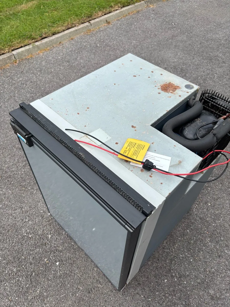 Isotherm 85L Marine Fridge – 12/24V DC - Image 3