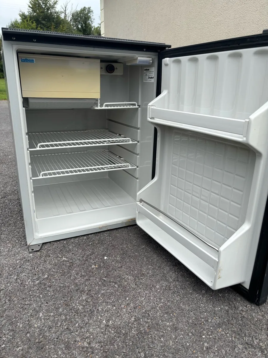 Isotherm 85L Marine Fridge – 12/24V DC - Image 4