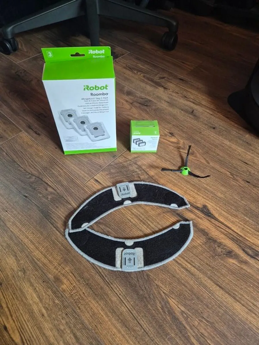 iRobot Roomba Combo j9+ | Self-Emptying Vacuum & Mop | Excellent Condition - Image 4
