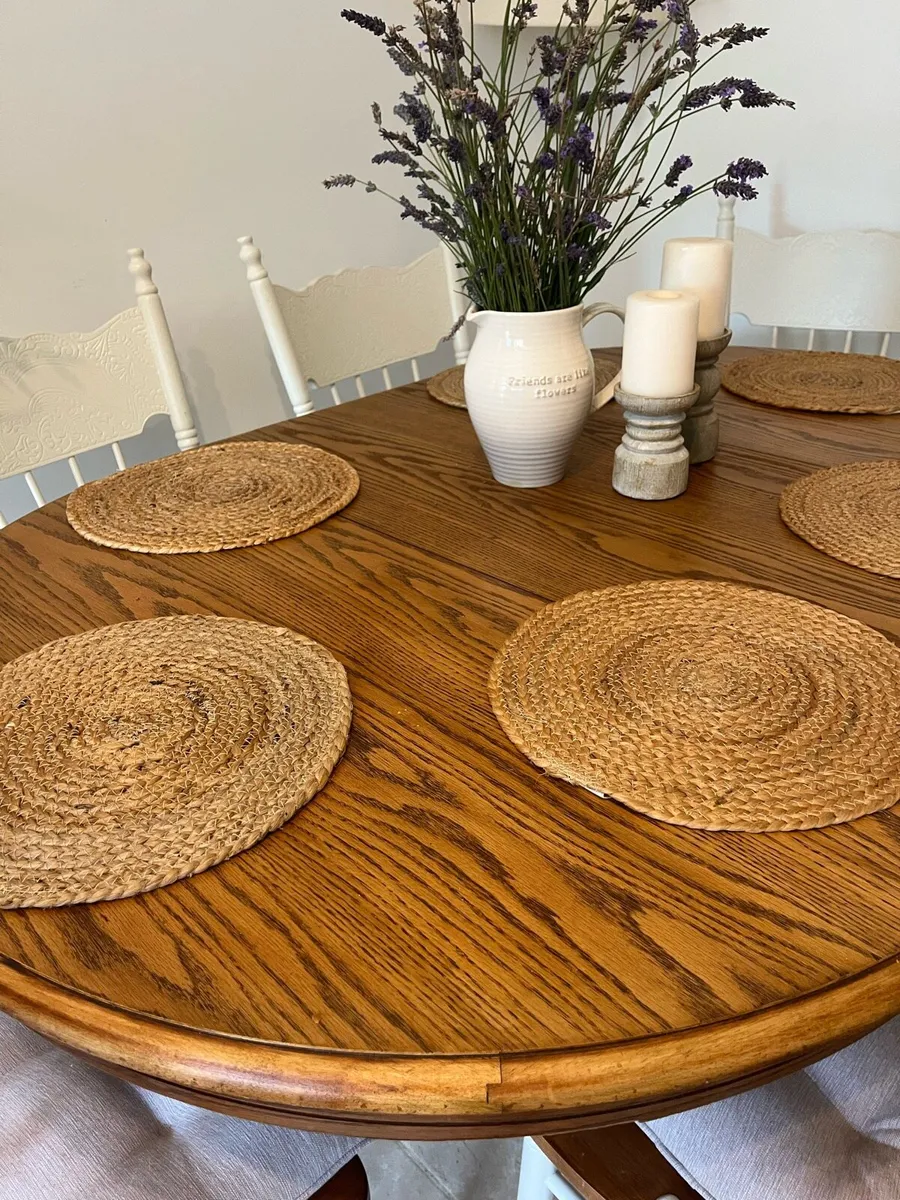 Extendable table and six chairs set - Image 2