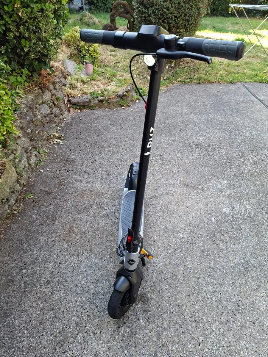 Kruz Electric Scooter - Excellent Condition - Image 4