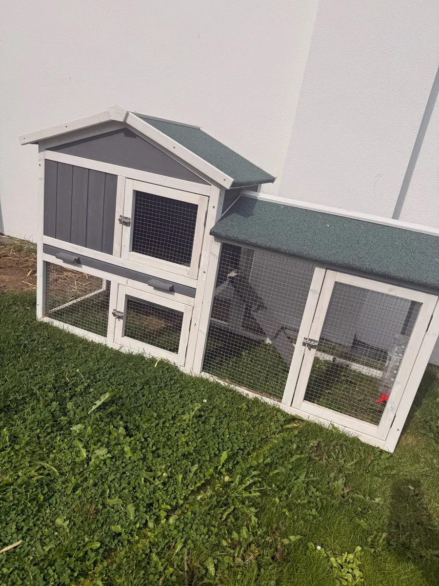 Rabbit hutch - Image 2