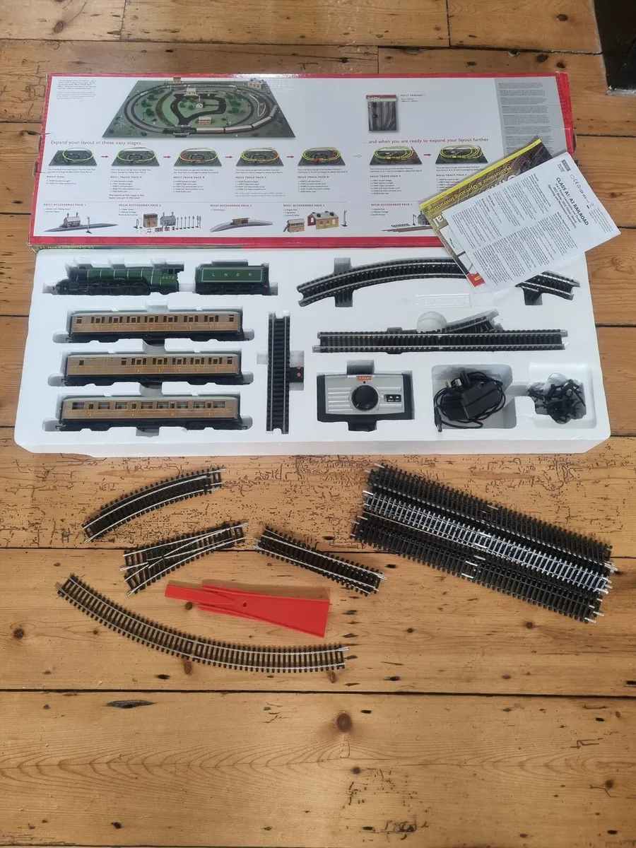 Hornby Flying Scotsman TRAIN SET - Image 2