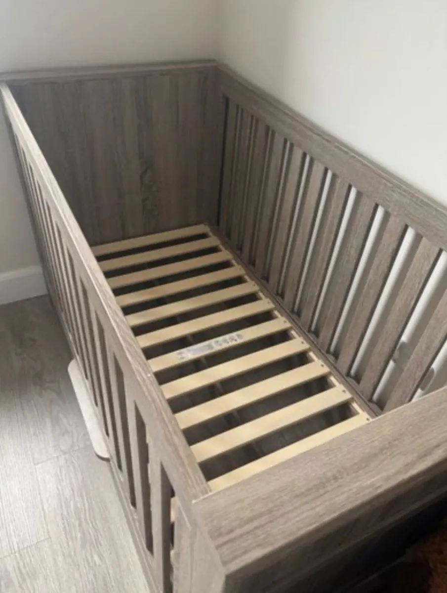 Mamas and papas Franklin Cot / toddler bed - Image 4