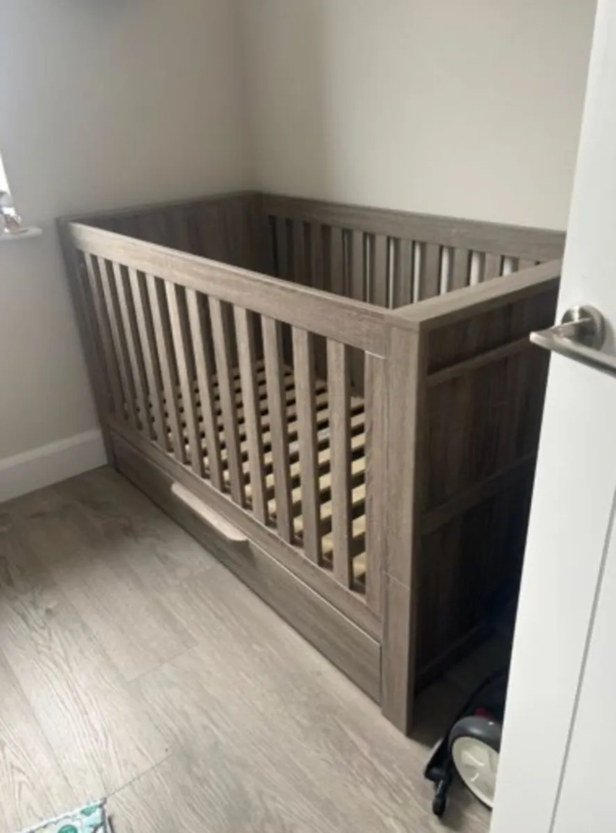 Mamas and papas Franklin Cot / toddler bed - Image 2